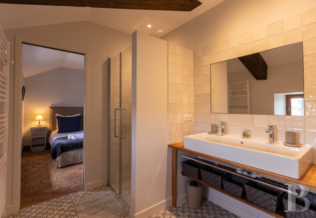 A former 17th-century farmhouse in the shadow of a chateau, in Saint-Alban-Auriolles in the Ardèche - photo  n°20